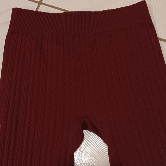 $4 Add-on Burgundy Textured Leggings - Size M/L - Picture 3 of 6